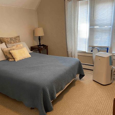 Cozy 3 & 4 Bed Home 2 Blocks To Hospitals & Lambeau Green Bay Dış mekan fotoğraf