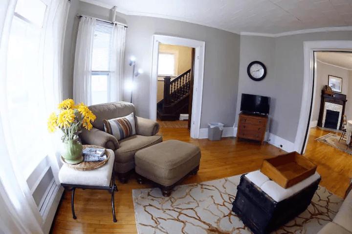 Cozy 3 & 4 Bed Home 2 Blocks To Hospitals & Lambeau Green Bay Dış mekan fotoğraf