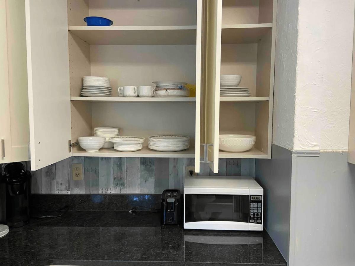 Cozy 3 & 4 Bed Home 2 Blocks To Hospitals & Lambeau Green Bay Dış mekan fotoğraf