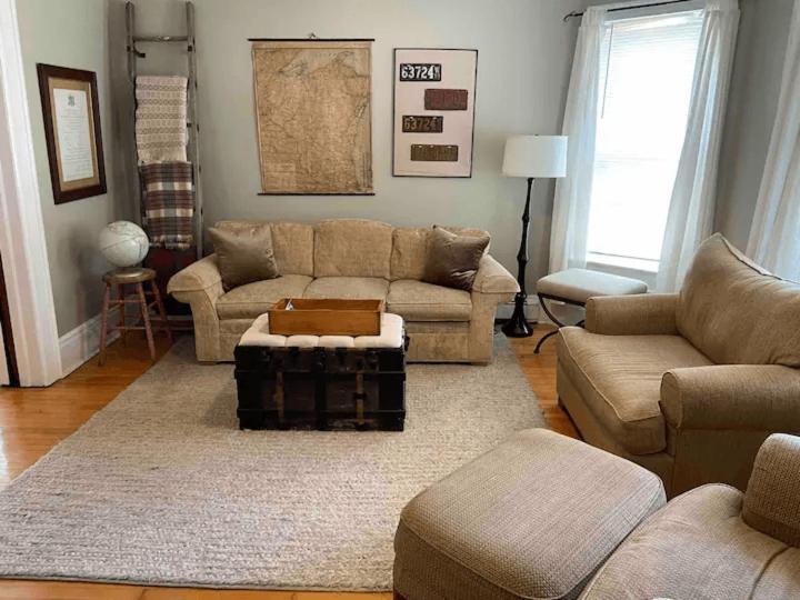 Cozy 3 & 4 Bed Home 2 Blocks To Hospitals & Lambeau Green Bay Dış mekan fotoğraf